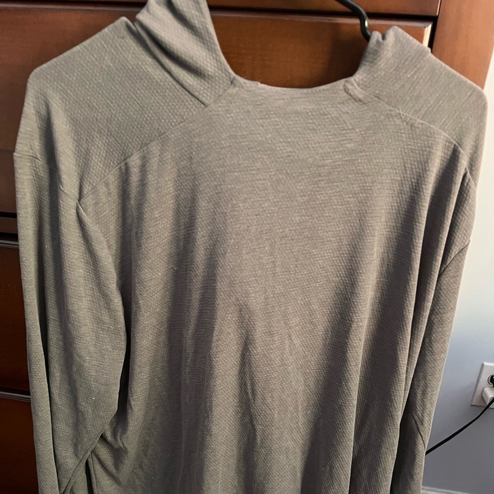 Lululemon long sleeve hoodie shirt. Size XXL.